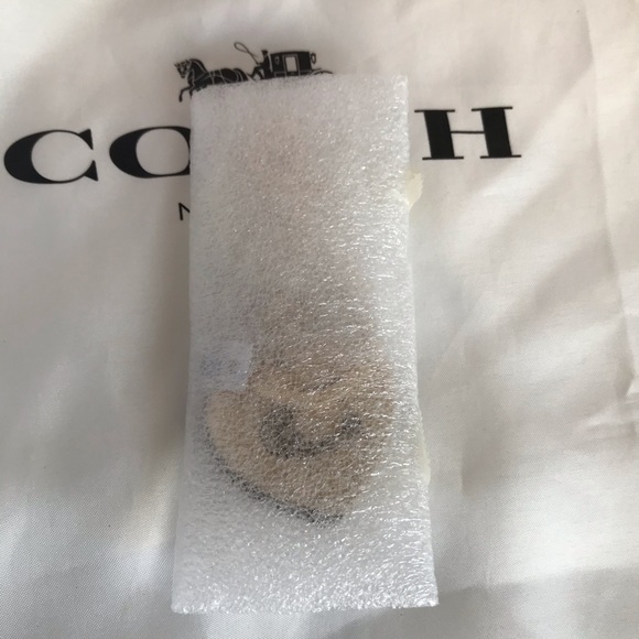 COACH Signature Hearts Key Ring Bag Charm Gold / - Picture 10 of 13